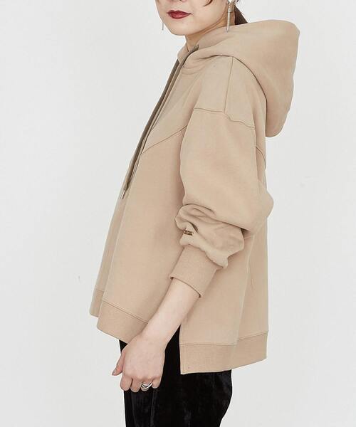 SOFFITTO(ソフィット)の「袖タックパーカー(パーカー・レディース・レッド/ミント/グレイッシュベージュ/ブラック/ベージュ・FREE)」の13枚目の写真