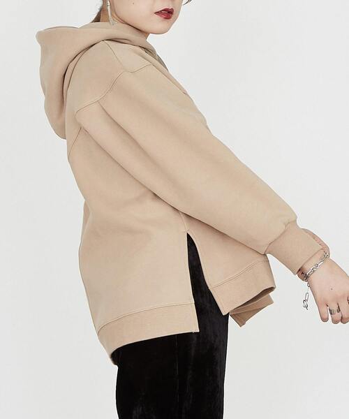 SOFFITTO(ソフィット)の「袖タックパーカー(パーカー・レディース・レッド/ミント/グレイッシュベージュ/ブラック/ベージュ・FREE)」の16枚目の写真