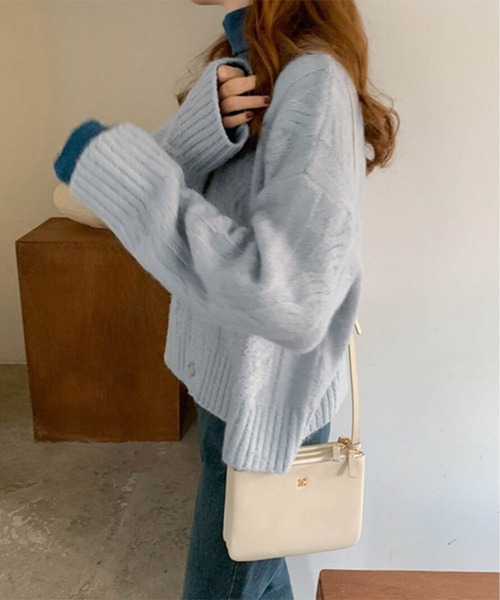 Chaco closet(チャコ クローゼット)の「クルーネックケーブルニットカーディガン(カーディガン/ボレロ・レディース・ブラウン/グレー/アイボリー・FREE)」の11枚目の写真