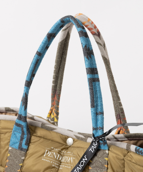 PENDLETON（ペンドルトン）の「【PENDLETON × TAION / ペンドルトン × タイオン】 ダウン トートバッグ 213003（トートバッグ・メンズ・ベージュ/オフホワイト/ブラック・フリー）」の6枚目の写真