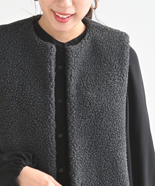 rps（アールピーエス）の「ボアチュニックロングベスト（ベスト・レディース・チャコールグレー/ベージュ・フリー）」の6枚目の写真