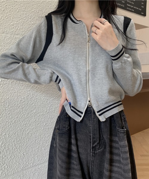 .KOM(ドットコム)の「A'GEM/9 × .kom『.kom/ドットケーオーエム』ライン チームデザイン ジップアップブルゾン(ジャージ・レディース・ホワイト/ブラック/グレー/ブラウン/グリーン/ブルー・FREE)」の3枚目の写真