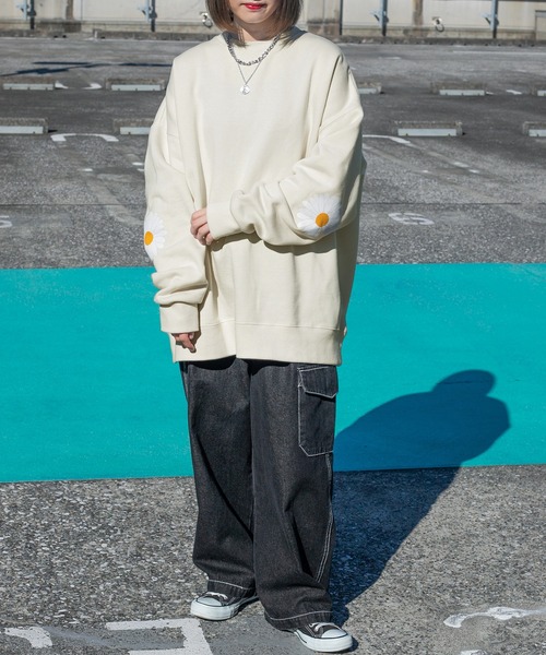 PairPair（ペアペア）の「セルフィープリントスウェット(ユニセックス)（スウェット・レディース・グリーン/ブラック/アイボリー・FREE）」の4枚目の写真