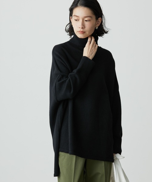 AMERICAN HOLIC（アメリカンホリック）の「タートルネックBIGニットプルオーバー（ニット/セーター・レディース・ブラック/ベージュ/ブルー/アイボリー・M/L）」の4枚目の写真