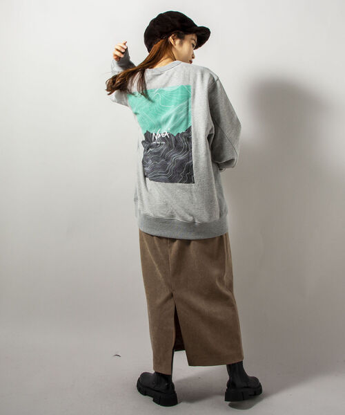 NANGA（ナンガ）の「【NANGA/ナンガ】GLOSTER別注 バックプリントスウェット（スウェット・メンズ・ホワイト/ライトグレー/ブラック・MEDIUM/LARGE）」の18枚目の写真