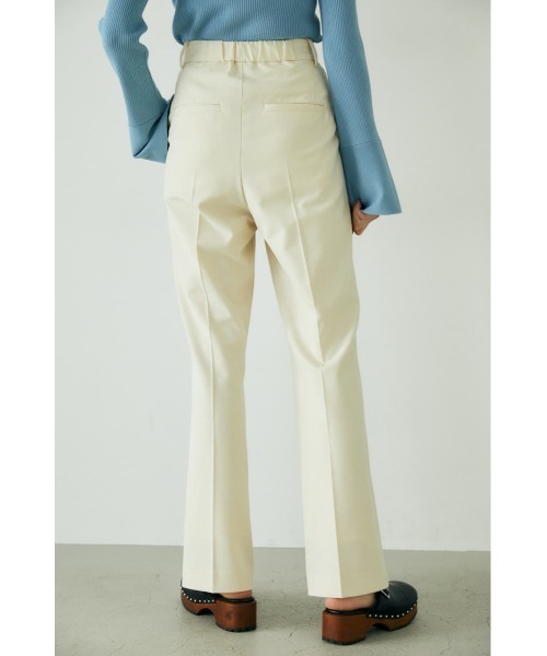 MOUSSY（マウジー）の「HW CENTER PRESS FLARE パンツ（その他パンツ・レディース・キナリ/ライトピンク/ダークブラウン・2/1）」の6枚目の写真