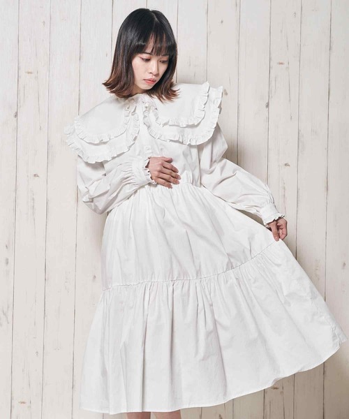 Clice de Paris(クリシェドゥパリス)の「K/フリル衿ワンピース(ワンピース・レディース・ホワイト/ブラック・ONESIZE)」の5枚目の写真