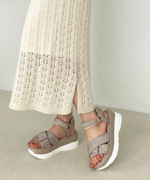 MAJESTIC LEGON(マジェスティックレゴン)の「ボリューミークロススポサン(サンダル・レディース・ブラック/ベージュ/アイボリー・MEDIUM/LARGE)」の7枚目の写真