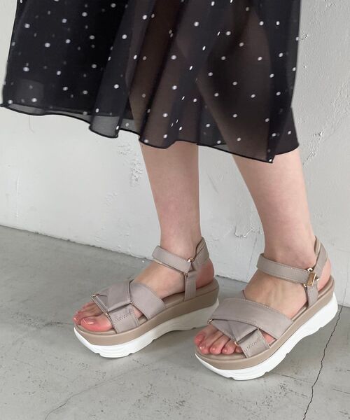 MAJESTIC LEGON(マジェスティックレゴン)の「ボリューミークロススポサン(サンダル・レディース・ブラック/ベージュ/アイボリー・MEDIUM/LARGE)」の11枚目の写真