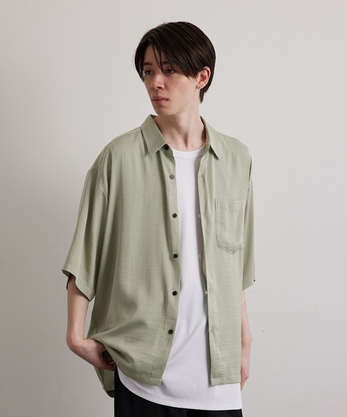 JUNRED(ジュンレッド)の「ドレープサテンレギュラーカラーシャツ(シャツ/ブラウス・メンズ・ブルー系その他4/ライトグレー/チャコールグレー/ライトグリーン・L/M/S)」の1枚目の写真