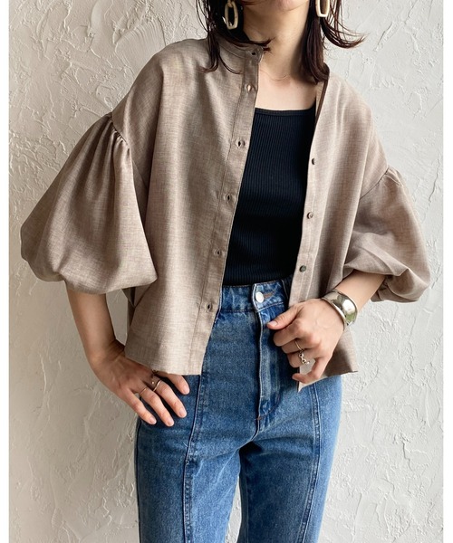 She's Closet（シーズクローゼット）の「リネンタッチバンドカラーボリュームスリーブショート丈半袖シャツ（シャツ/ブラウス・レディース・オフホワイト/ブラック/グレイッシュベージュ・FREE）」の16枚目の写真