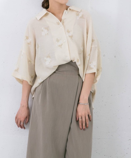 KBF（ケイビーエフ）の「エンブロイダリーワイドカラーシャツ（シャツ/ブラウス・レディース・ネイビー/アイボリー・ONE）」の14枚目の写真