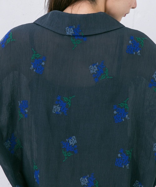 KBF（ケイビーエフ）の「エンブロイダリーワイドカラーシャツ（シャツ/ブラウス・レディース・ネイビー/アイボリー・ONE）」の17枚目の写真