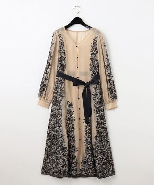 GRACE CONTINENTAL(グレースコンチネンタル)の「フラワーカットワークドレス(ドレス・レディース・ベージュ/ブラック・36)」の15枚目の写真