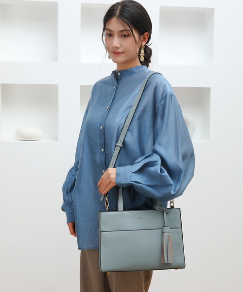 Ungrid(アングリッド)の「【Ungrid/アングリッド】スムース ビッグタッセル 10ポケット多機能ハンドバッグ(ハンドバッグ・レディース・ブラック/カーキ/アイボリー/キャメル/ベージュ系その他/ダークブラウン/ベージュ/ブルー系その他・FREE)」の11枚目の写真