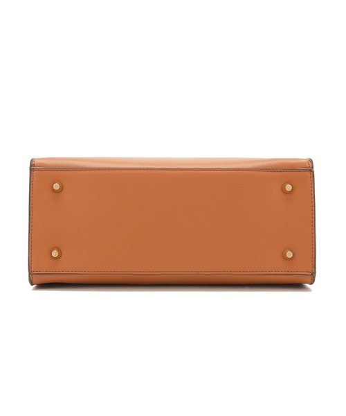 Ungrid(アングリッド)の「【Ungrid/アングリッド】スムース ビッグタッセル 10ポケット多機能ハンドバッグ(ハンドバッグ・レディース・ブラック/カーキ/アイボリー/キャメル/ベージュ系その他/ダークブラウン/ベージュ/ブルー系その他・FREE)」の9枚目の写真