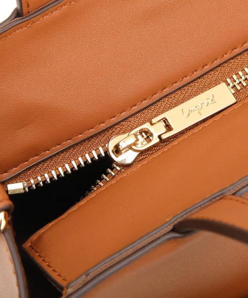 Ungrid(アングリッド)の「【Ungrid/アングリッド】スムース ビッグタッセル 10ポケット多機能ハンドバッグ(ハンドバッグ・レディース・ブラック/カーキ/アイボリー/キャメル/ベージュ系その他/ダークブラウン/ベージュ/ブルー系その他・FREE)」の10枚目の写真