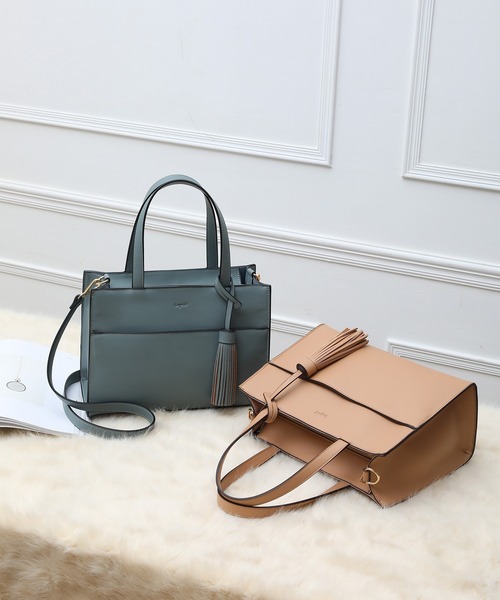 Ungrid(アングリッド)の「【Ungrid/アングリッド】スムース ビッグタッセル 10ポケット多機能ハンドバッグ(ハンドバッグ・レディース・ブラック/カーキ/アイボリー/キャメル/ベージュ系その他/ダークブラウン/ベージュ/ブルー系その他・FREE)」の16枚目の写真