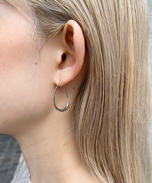 VENCEEXCHANGE（ヴァンスエクスチェンジ）の「ティアフープピアス（ピアス（両耳用）・レディース・シルバー/ゴールド・FREE）」の6枚目の写真