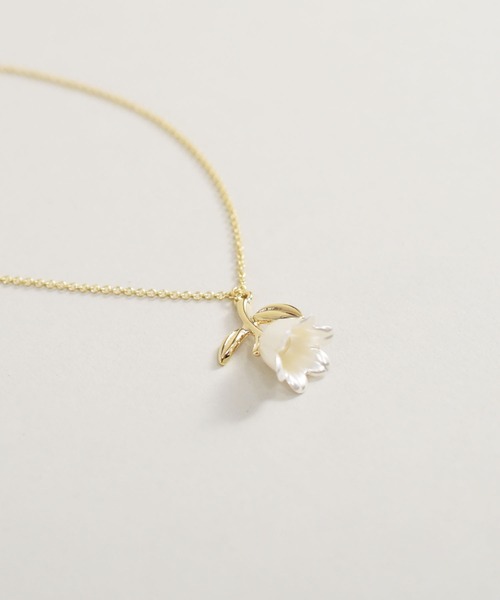 ma chere Cosette?(マシェールコゼット)の「ミニすずらんネックレス/ニッケルフリー(ネックレス・レディース・ゴールド・FREE)」の2枚目の写真