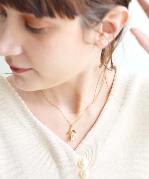 ma chere Cosette?(マシェールコゼット)の「ミニすずらんネックレス/ニッケルフリー(ネックレス・レディース・ゴールド・FREE)」の5枚目の写真