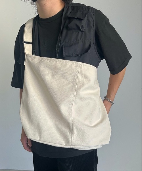 ap retro（アプレトロ）の「キャンバスショルダーバッグ（ショルダーバッグ・レディース・ブラック/アイボリー・FREE）」の3枚目の写真