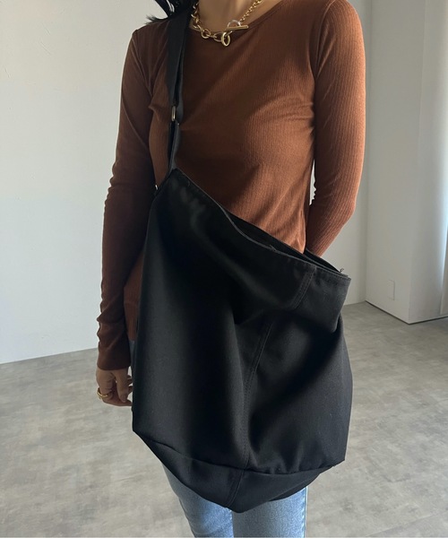 ap retro（アプレトロ）の「キャンバスショルダーバッグ（ショルダーバッグ・レディース・ブラック/アイボリー・FREE）」の5枚目の写真