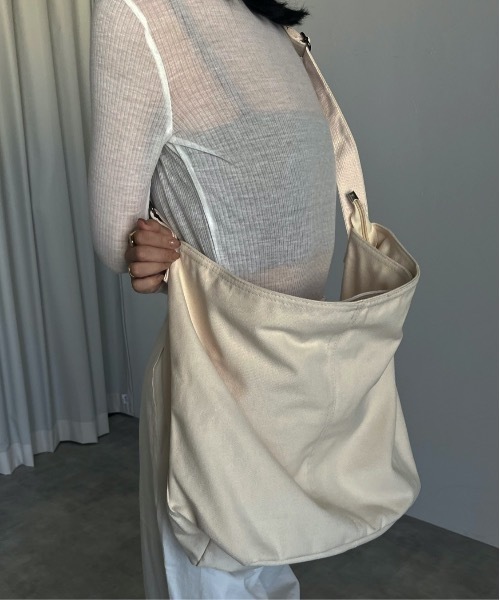 ap retro（アプレトロ）の「キャンバスショルダーバッグ（ショルダーバッグ・レディース・ブラック/アイボリー・FREE）」の13枚目の写真