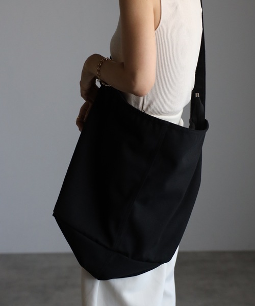 ap retro（アプレトロ）の「キャンバスショルダーバッグ（ショルダーバッグ・レディース・ブラック/アイボリー・FREE）」の18枚目の写真