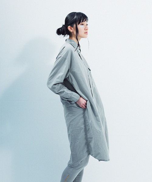 STORAMA（ストラマ）の「製品染ビッグシャツ（シャツ/ブラウス・レディース・アイボリー/ブラック/グレー/ライラック/イエロー/キャメル/ピンク/カーキ/ミント/ブルー・SMALL/MEDIUM）」の3枚目の写真