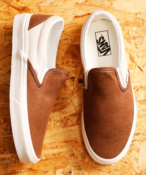 And A（アンドエー）の「VANS ヴァンズ / CLASSIC SLIP-ON クラシックスリッポン バイカラー配色切り替え キャンバスローカットスニーカー / VN0A5JMHBUE（スリッポン・メンズ・ブラウン・27cm/27.5cm/26.5cm/28.5cm）」の5枚目の写真