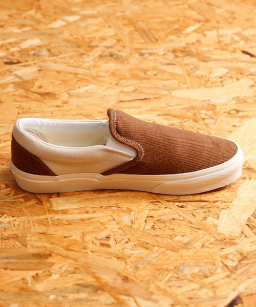And A（アンドエー）の「VANS ヴァンズ / CLASSIC SLIP-ON クラシックスリッポン バイカラー配色切り替え キャンバスローカットスニーカー / VN0A5JMHBUE（スリッポン・メンズ・ブラウン・27cm/27.5cm/26.5cm/28.5cm）」の10枚目の写真