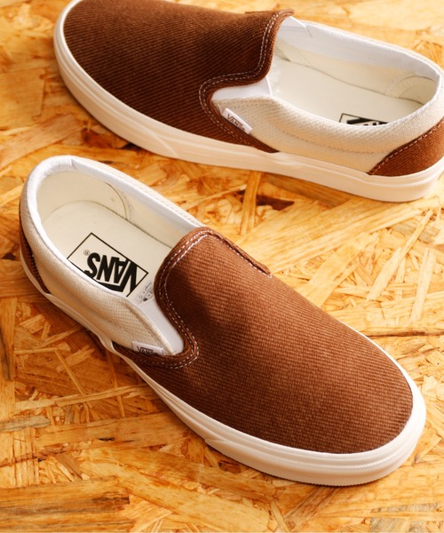 And A（アンドエー）の「VANS ヴァンズ / CLASSIC SLIP-ON クラシックスリッポン バイカラー配色切り替え キャンバスローカットスニーカー / VN0A5JMHBUE（スリッポン・メンズ・ブラウン・27cm/27.5cm/26.5cm/28.5cm）」の16枚目の写真