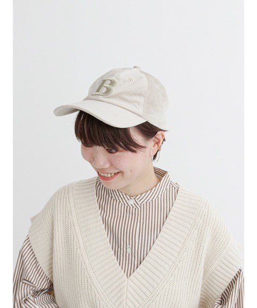 Lugnoncure(ルノンキュール)の「コーデュロイイニシャル刺繍キャップ(ハット・レディース・ベージュ/グリーン/ボルドー・フリ-)」の1枚目の写真