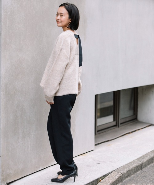 Munich(ミューニック)の「モヘアスレッドニッティグVネックプルオーバー(ニット/セーター・レディース・ベージュ/パープル/グレー・FREE)」の15枚目の写真