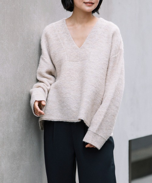 Munich(ミューニック)の「モヘアスレッドニッティグVネックプルオーバー(ニット/セーター・レディース・ベージュ/パープル/グレー・FREE)」の17枚目の写真