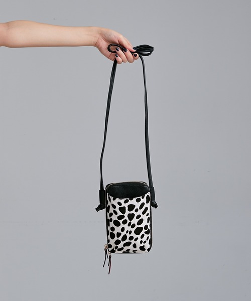 Pal collection（パルコレクション）の「ハラコ風ウォレットスマホポーチ（ショルダーバッグ・レディース・ブラウン/ホワイト・FREE）」の4枚目の写真