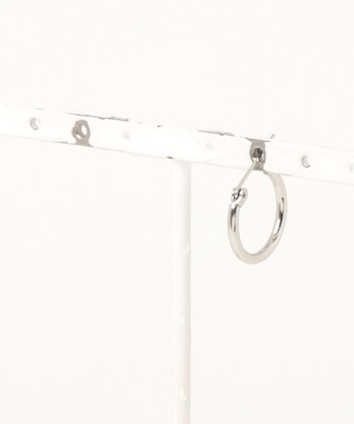 Pledge（プレッジ）の「【76】【Pledge（プレッジ）】MINIフープ ピアス（ソロ）（ピアス（片耳用）・レディース・ゴールド/シルバー/ブラック・FREE）」の9枚目の写真