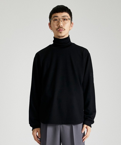 ETHOSENS（エトセンス）の「High neck sweatshirt（スウェット・メンズ・ブラック/キナリ・1/2）」の4枚目の写真