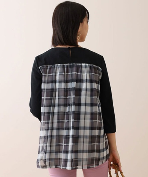 BELLUNA PLUS(ベルーナ)の「バックチェック柄切替プルオーバー(Tシャツ/カットソー・レディース・ネイビー系/ブラック系・MEDIUM/LARGE/X-LARGE)」の5枚目の写真