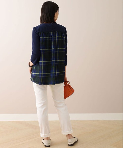 BELLUNA PLUS(ベルーナ)の「バックチェック柄切替プルオーバー(Tシャツ/カットソー・レディース・ネイビー系/ブラック系・MEDIUM/LARGE/X-LARGE)」の7枚目の写真