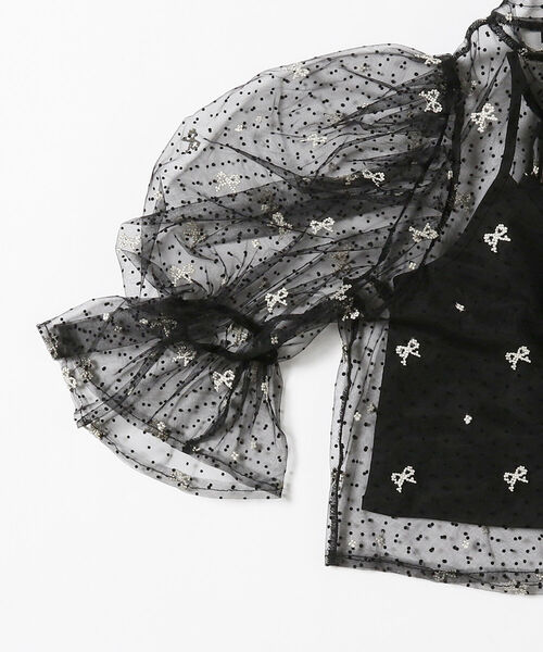 Ray BEAMS（レイビームス）の「sister jane / Twirl Embroidered Bow Top（シャツ/ブラウス・レディース・ブラック・SMALL）」の4枚目の写真