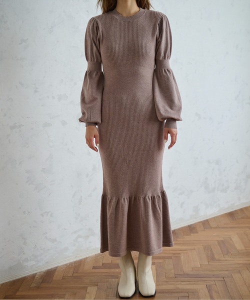 FREE'S MART（フリーズマート）の「パフスリーブマーメイドニットワンピース（ワンピース・レディース・ブラック/ブラウン/ライトグリーン・MEDIUM/SMALL）」の18枚目の写真