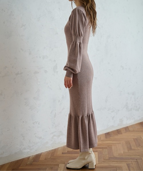 FREE'S MART（フリーズマート）の「パフスリーブマーメイドニットワンピース（ワンピース・レディース・ブラック/ブラウン/ライトグリーン・MEDIUM/SMALL）」の10枚目の写真