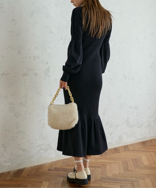 FREE'S MART（フリーズマート）の「パフスリーブマーメイドニットワンピース（ワンピース・レディース・ブラック/ブラウン/ライトグリーン・MEDIUM/SMALL）」の11枚目の写真