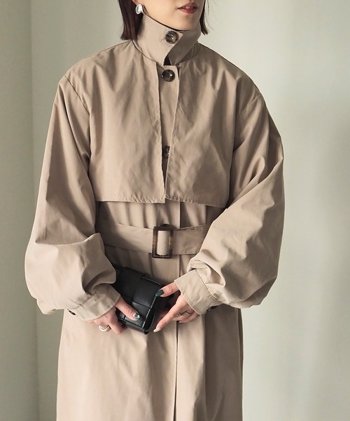 Riberry（リベリー）の「胸ヨーク付きステンカラートレンチコート（トレンチコート・レディース・ベージュ/グリーン/ライトベージュ・MEDIUM）」の8枚目の写真