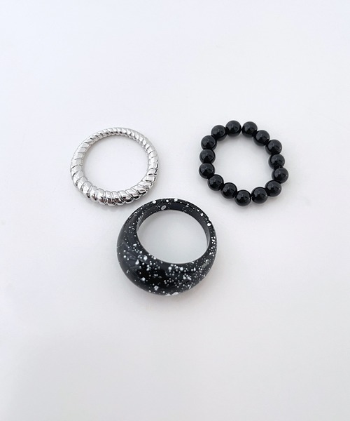 UNE MANSION（ユヌマンション）の「ラウンドシェープフェイクパール3ピースリングセット（リング・レディース・アイボリー/ブラック/ホワイト・ONE SIZE）」の19枚目の写真