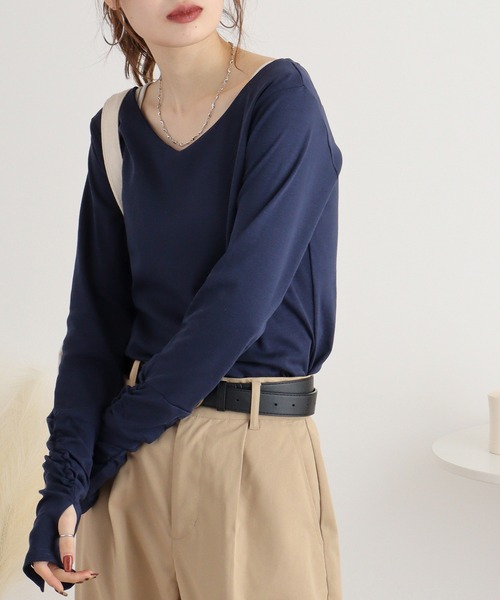 atONE(アットワン)の「atONE Vネック指空き長袖Tシャツ(Tシャツ/カットソー・レディース・パープル/チャコールグレー/グレイッシュブルー/ブラック/カーキ/グレイッシュベージュ/ネイビー/オフホワイト/杢グレー・M/L/3L/4L/LL)」の7枚目の写真