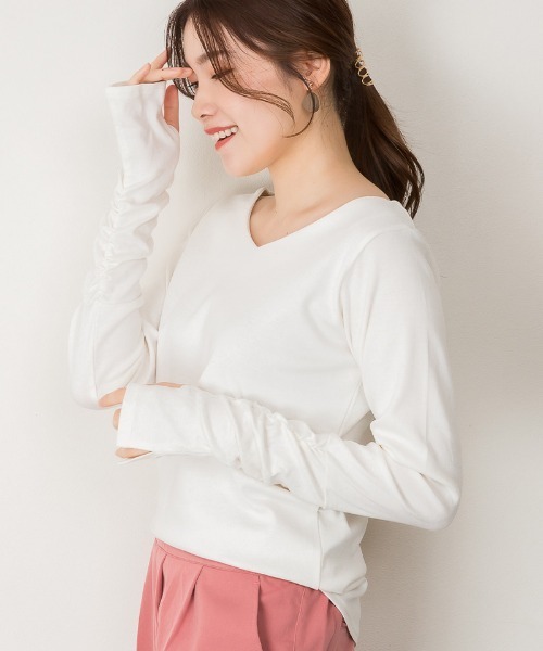 atONE(アットワン)の「atONE Vネック指空き長袖Tシャツ(Tシャツ/カットソー・レディース・パープル/チャコールグレー/グレイッシュブルー/ブラック/カーキ/グレイッシュベージュ/ネイビー/オフホワイト/杢グレー・M/L/3L/4L/LL)」の11枚目の写真