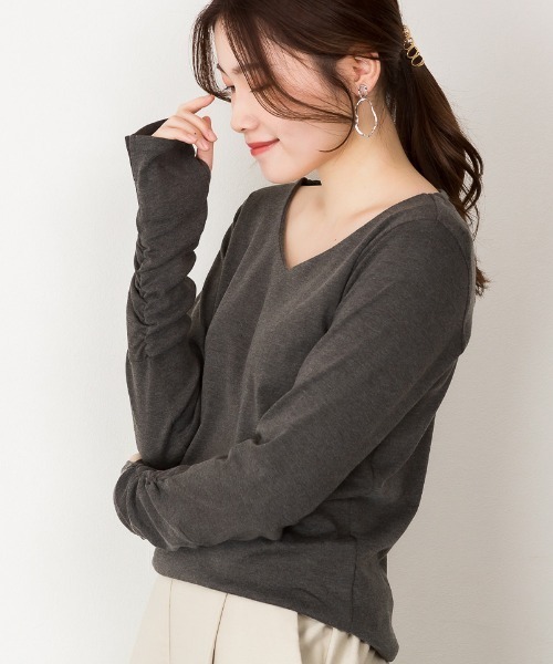 atONE(アットワン)の「atONE Vネック指空き長袖Tシャツ(Tシャツ/カットソー・レディース・パープル/チャコールグレー/グレイッシュブルー/ブラック/カーキ/グレイッシュベージュ/ネイビー/オフホワイト/杢グレー・M/L/3L/4L/LL)」の18枚目の写真